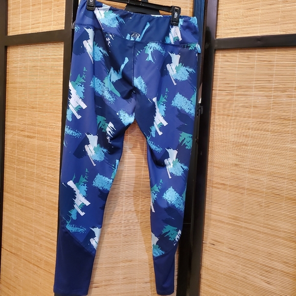 Pro Player Leggings - Picture 2 of 5
